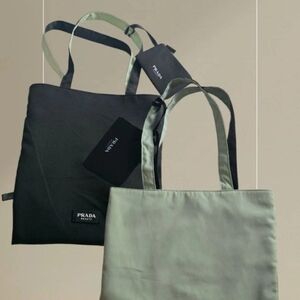 Prada Beauty Reversible Tote Bag Black & Sage Green – GWP Promo